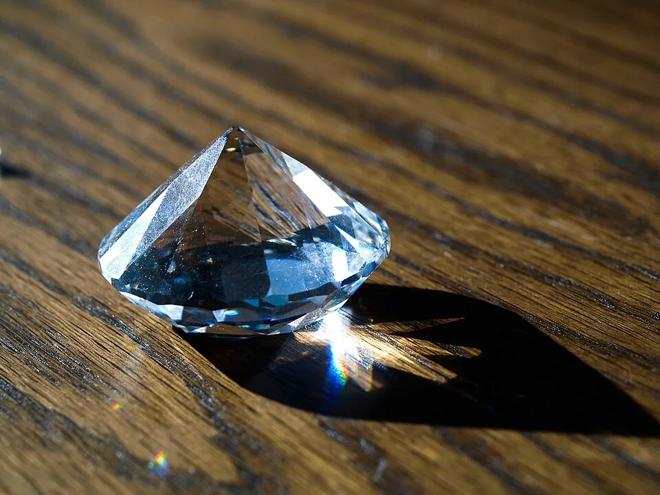 0.70 ct Oval · E · VVS2